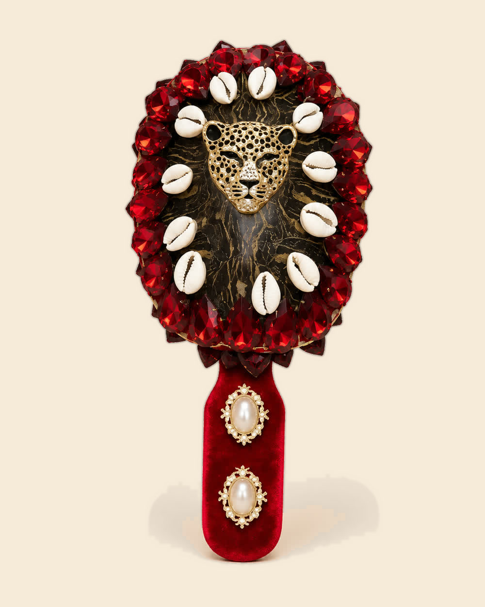 Espejo de Changó con leopardo y caracoles
